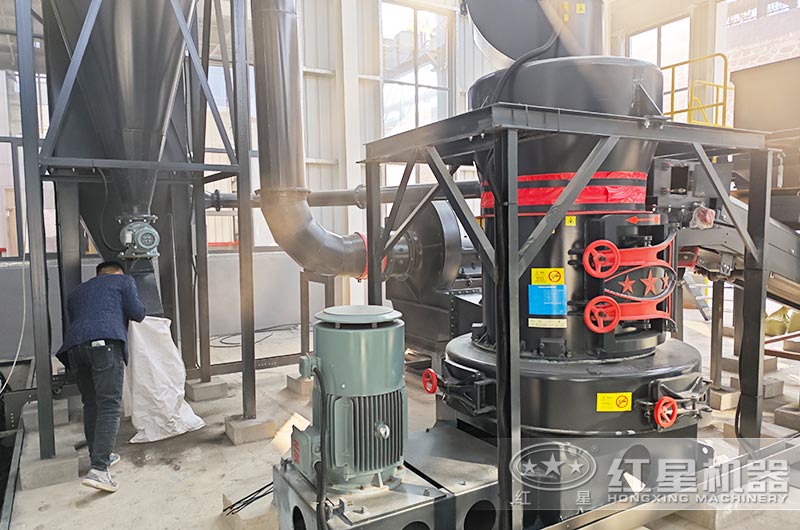 雷蒙磨粉機(jī)工作現(xiàn)場(chǎng)圖片 雷蒙磨粉機(jī)工作現(xiàn)場(chǎng)圖片