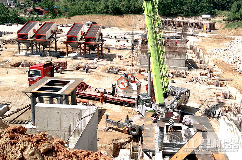 新建石灰?guī)r制砂現(xiàn)場安裝實(shí)拍 新建石灰?guī)r制砂現(xiàn)場安裝實(shí)拍